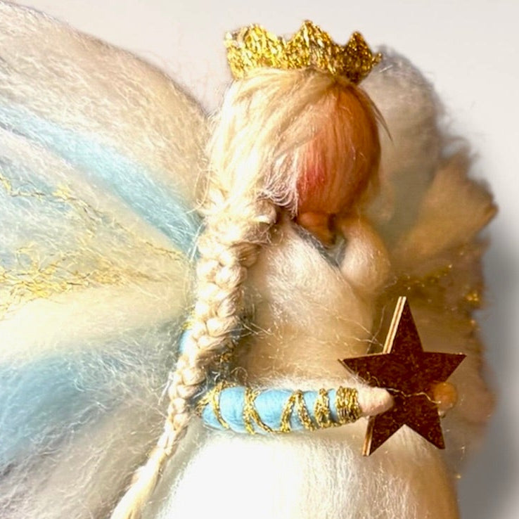 Uldengel, hvid, isblå og guld med krone og stjerne
