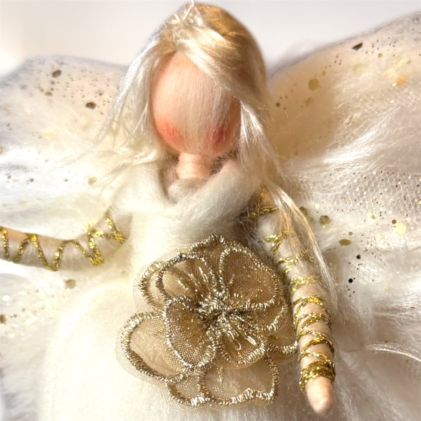 Uldengel, naturhvid, beige og guld | HjerteHvid