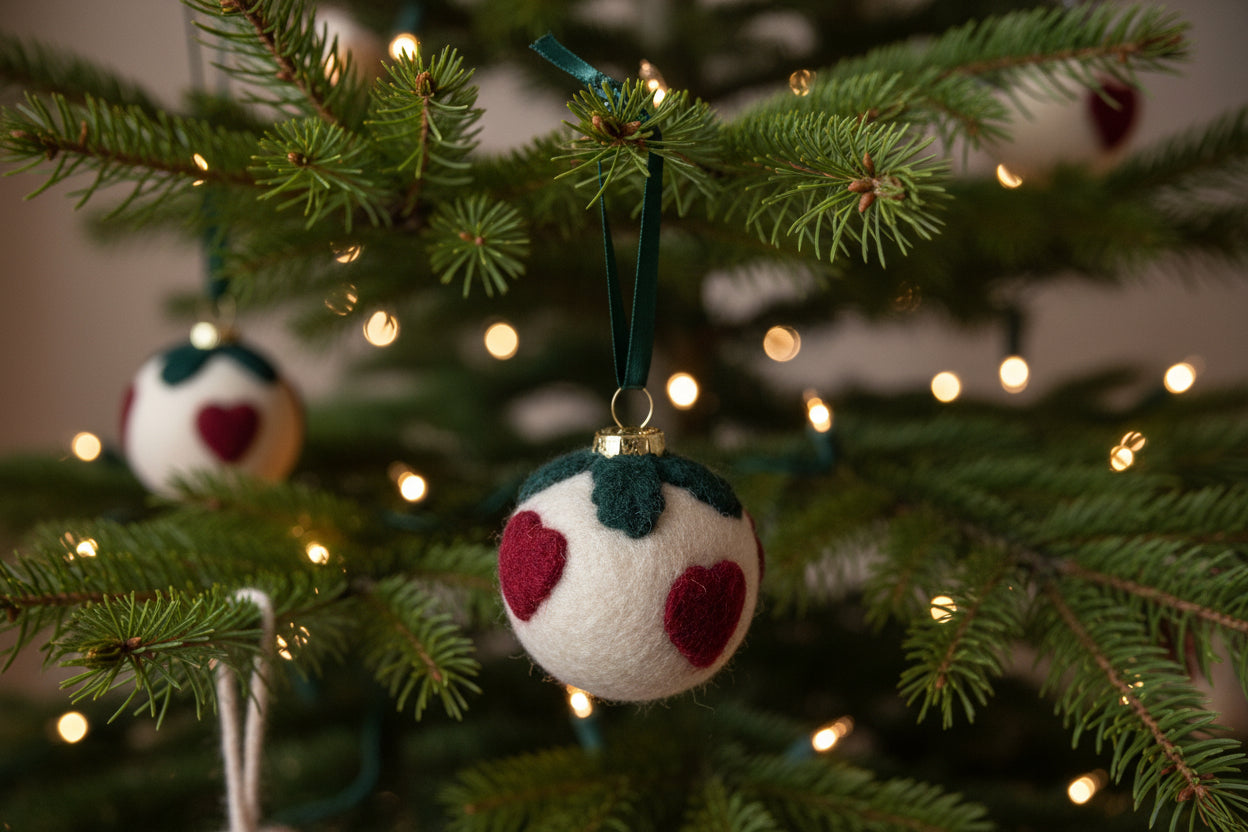 Nålefiltet Julekugle 