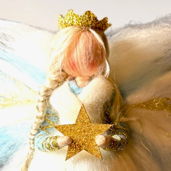 Uldengel, hvid, isblå og guld med krone og stjerne