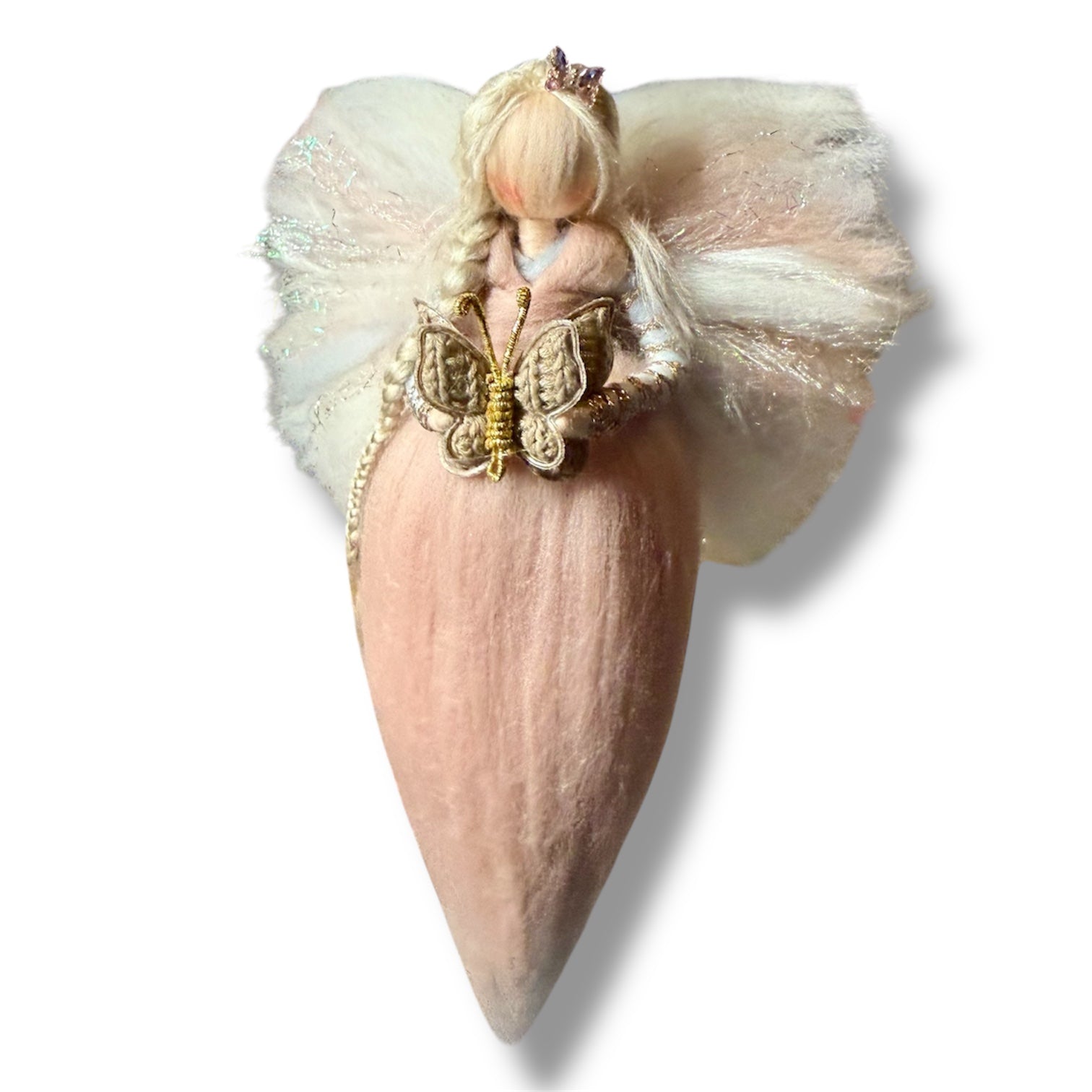 Håndlavet uldengel i rosa og lyseblå med rosegold detaljer og dekorativ sommerfugl