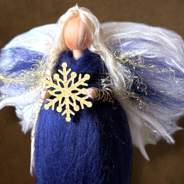 Juleengel, Blå med guld snekrystal