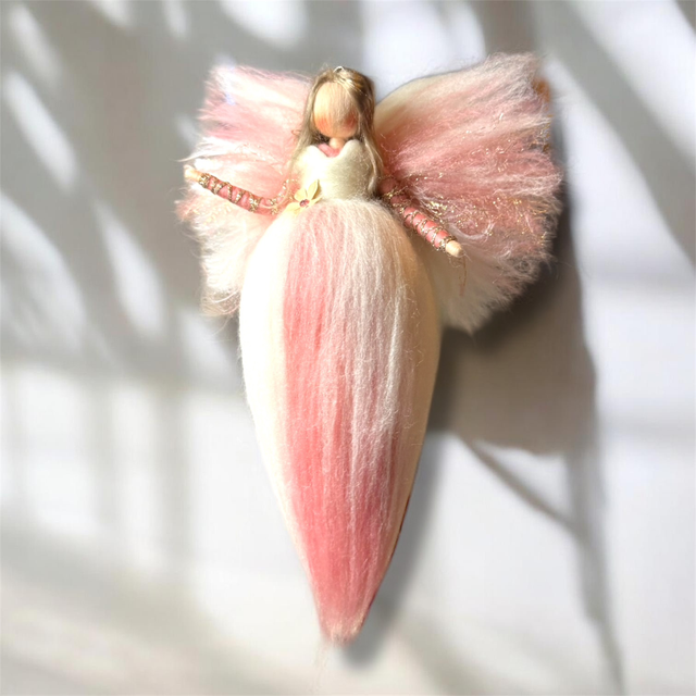 Uldengel, lyserød og hvid med rosegold og blomst