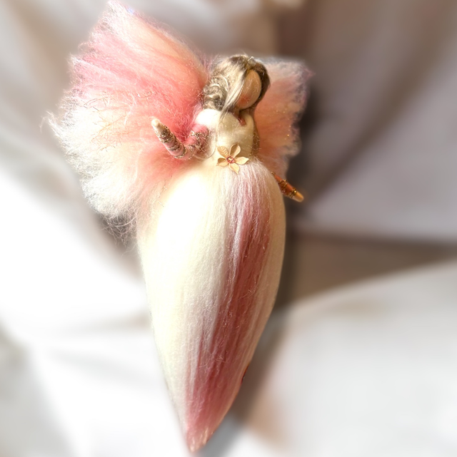 Uldengel, lyserød og hvid med rosegold og blomst