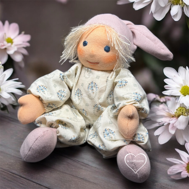 Waldorfdukke, Krammedukke - Bella