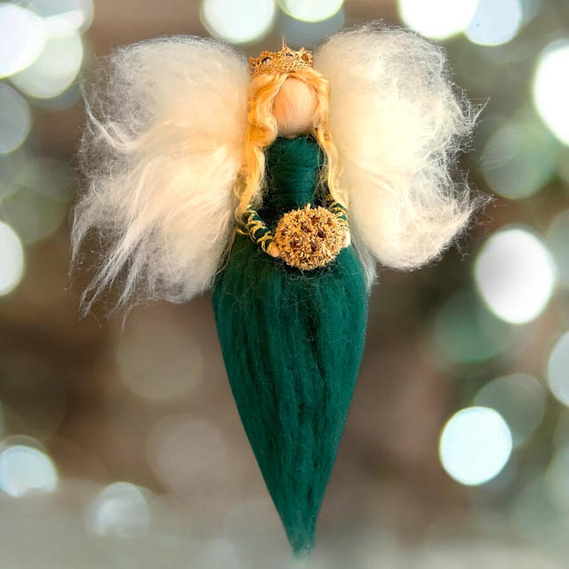 Fe, Grøn med Krone og Guldkugle