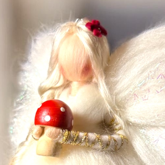 Uldengel, hvid med svamp