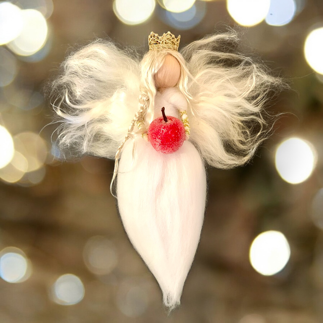 Juleengel, Hvid med æble og guldkrone