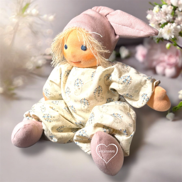 Waldorfdukke, Krammedukke - Bella