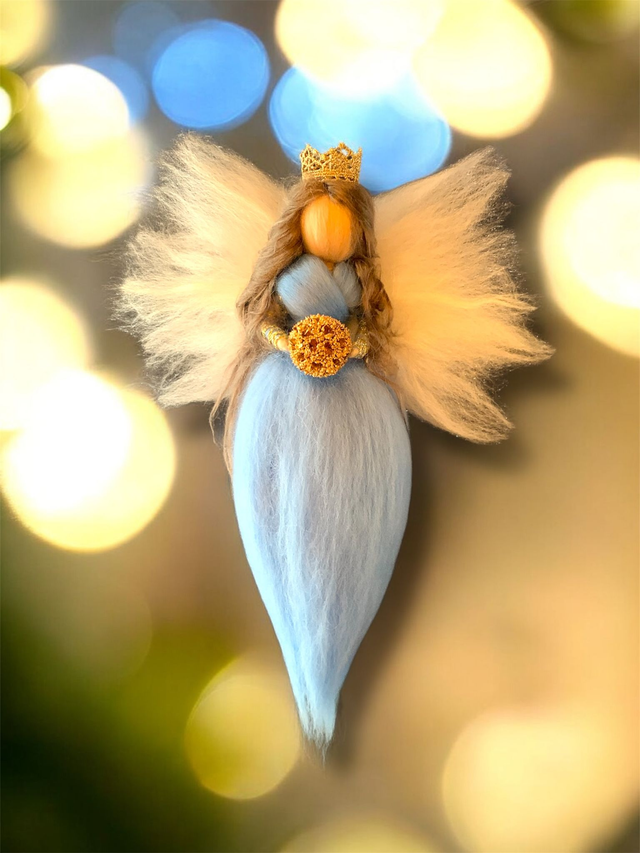 Engel, Lyseblå med krone og Guldkugle