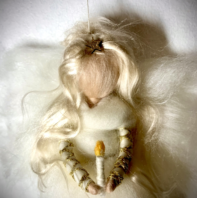 Engel, Hvid med lys og lille Stjerne i håret