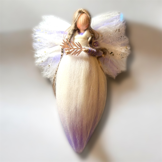 Uldengel, Hvid, lilla og glitter i vinger med rosegold gren