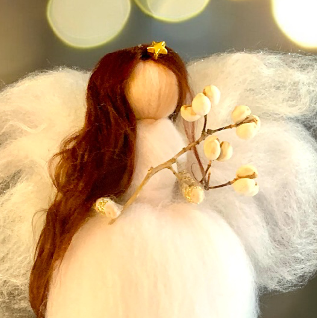 Engel, Hvid med Gren og lille Stjerne i håret