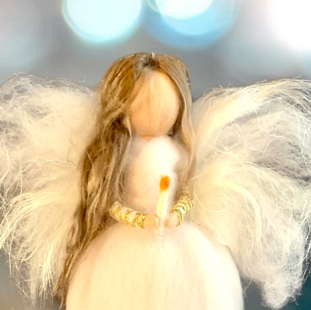 Engel, Hvid med lys i hånden