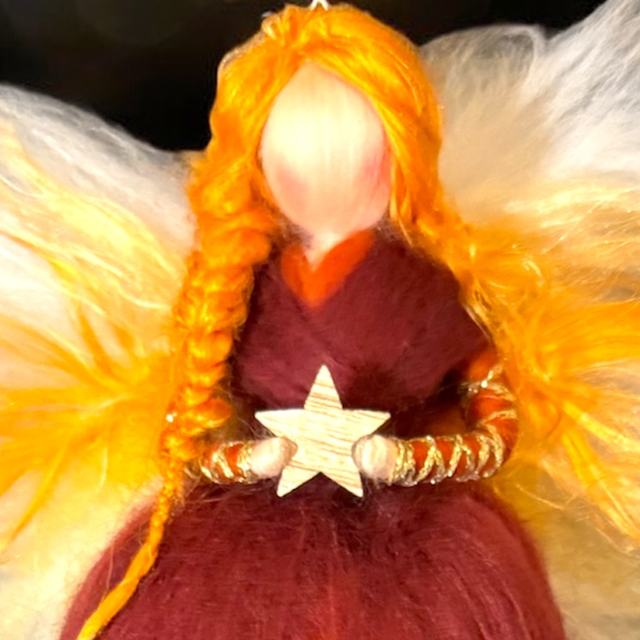 Uldengel, Rød/brun med Stjerne af træ